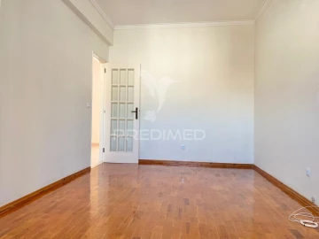 Apartamento T3 para Venda em Santa Iria de Azoia, São João da Talha e Bobadela