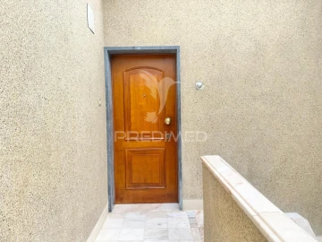 Apartamento T3 para Venda em Santa Iria de Azoia, São João da Talha e Bobadela
