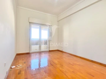 Apartamento T3 para Venda em Santa Iria de Azoia, São João da Talha e Bobadela
