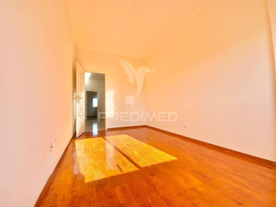 Apartamento T3 para Venda em Santa Iria de Azoia, São João da Talha e Bobadela Foto 23