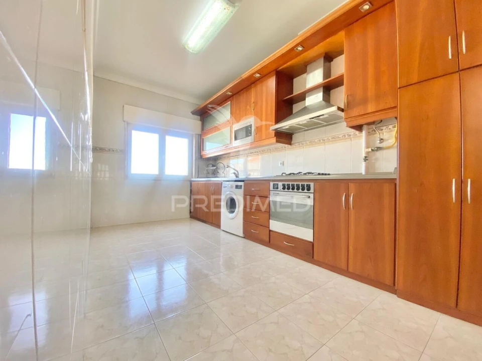 Apartamento T3 para Venda em Santa Iria de Azoia, São João da Talha e Bobadela Foto 1