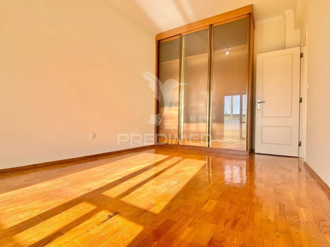 Apartamento T3 para Venda em Santa Iria de Azoia, São João da Talha e Bobadela Foto 6