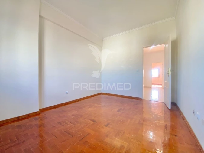 Apartamento T3 para Venda em Santa Iria de Azoia, São João da Talha e Bobadela Foto 24