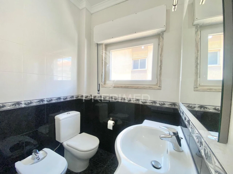 Apartamento T3 para Venda em Santa Iria de Azoia, São João da Talha e Bobadela Foto 16
