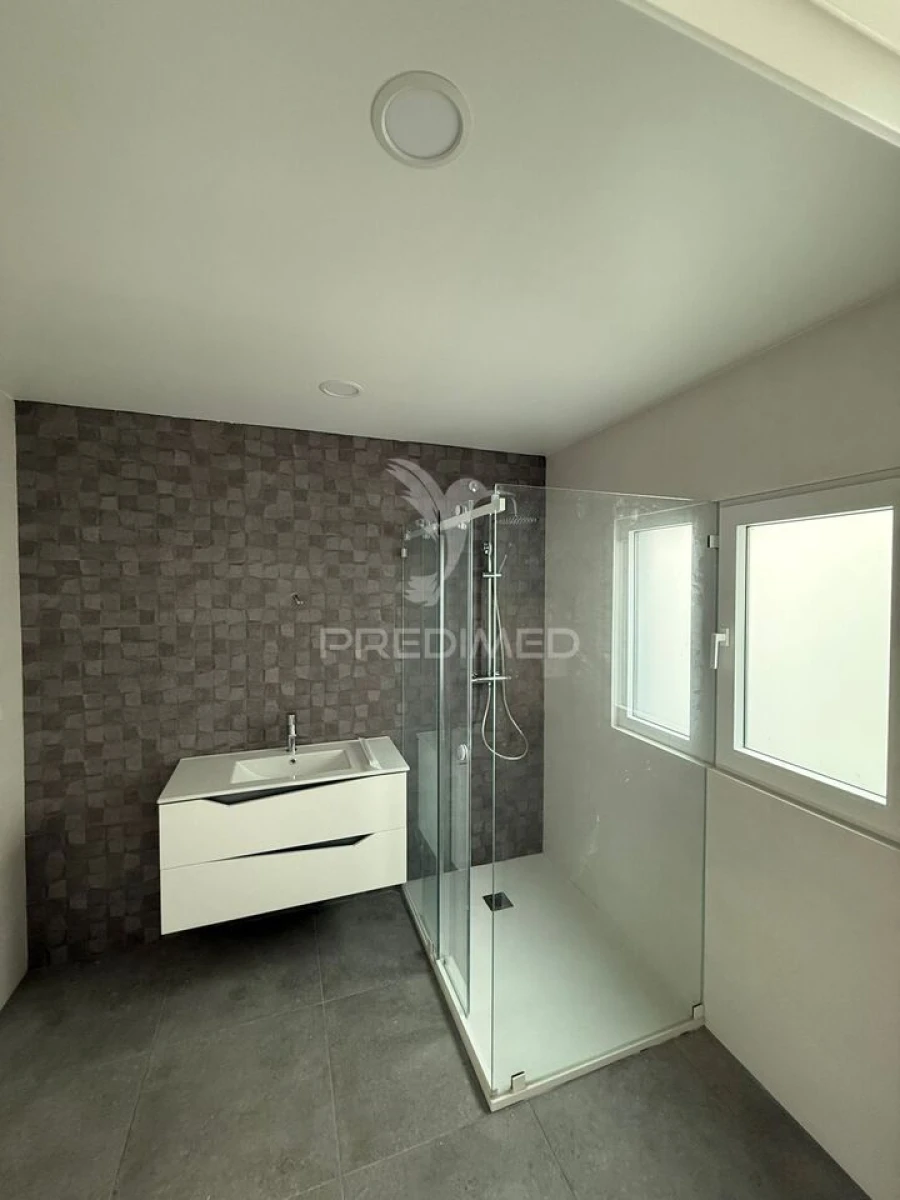 Moradia T2 para Venda em Santa Maria, São Pedro e Matacães Foto 17