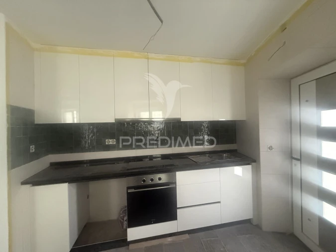 Apartamento T1 para Venda em Alcanena e Vila Moreira