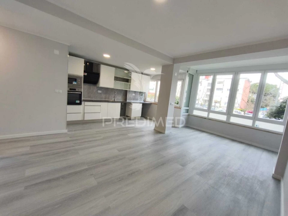 Apartamento T2 para Venda em Oeiras e São Julião da Barra, Paço de Arcos e Caxias Foto 1