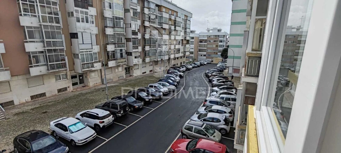 Apartamento T2 para Venda em Oeiras e São Julião da Barra, Paço de Arcos e Caxias