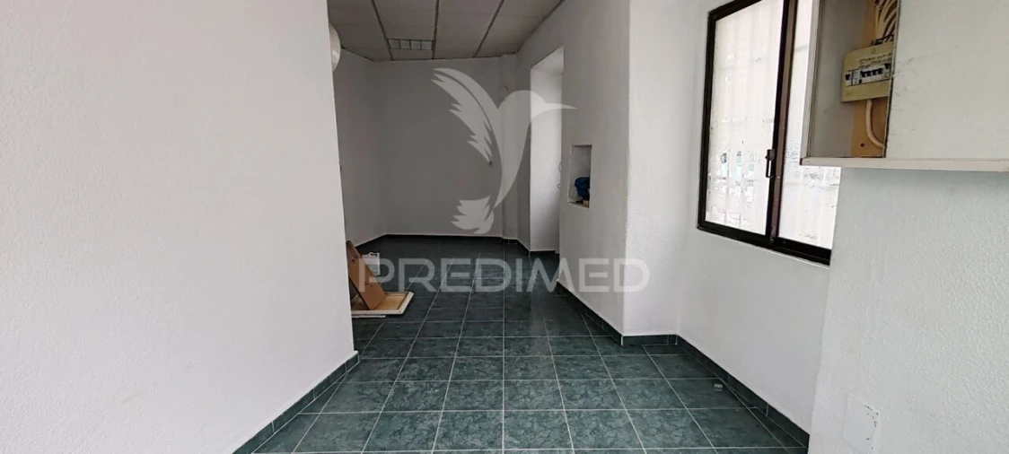 Loja para Arrendamento em Algés, Linda-A-Velha e Cruz Quebrada-Dafundo