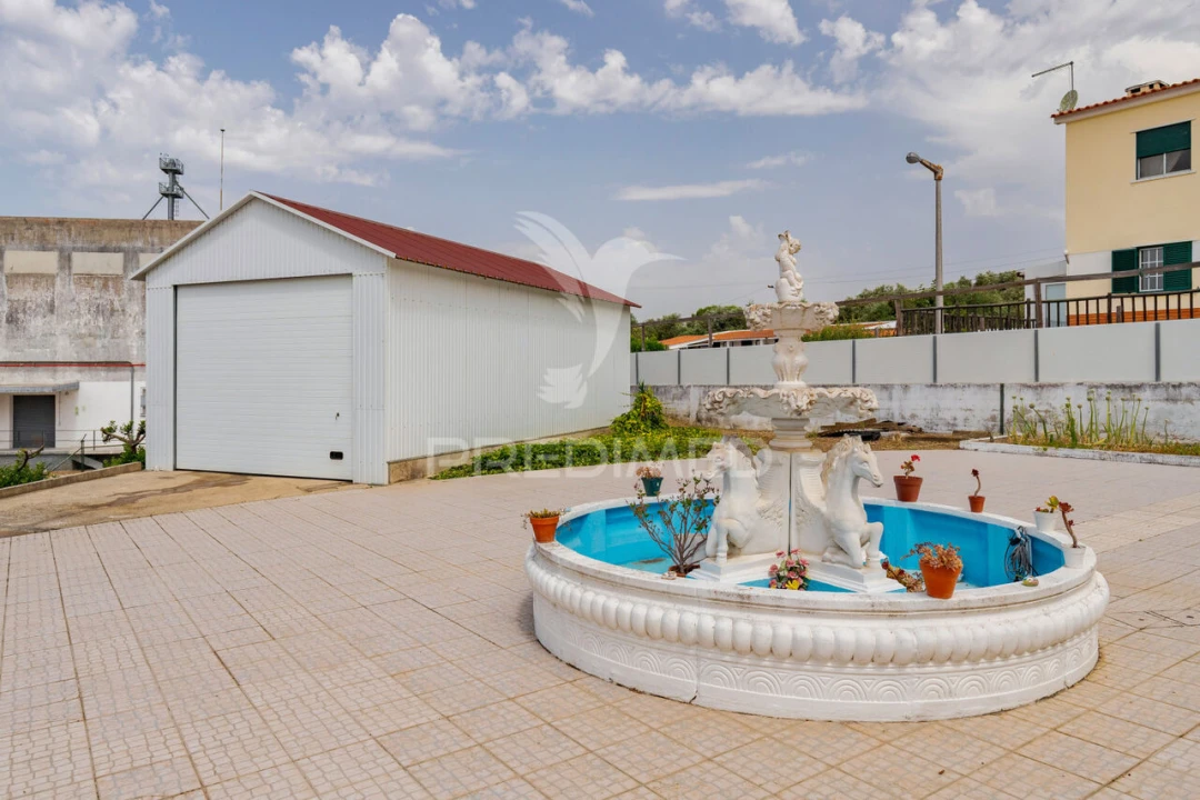 Moradia T5 para Venda em Santa Maria do Castelo e Santiago e Santa Susana Foto 24