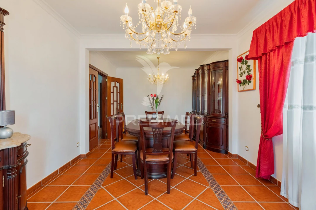 Moradia T5 para Venda em Santa Maria do Castelo e Santiago e Santa Susana Foto 10