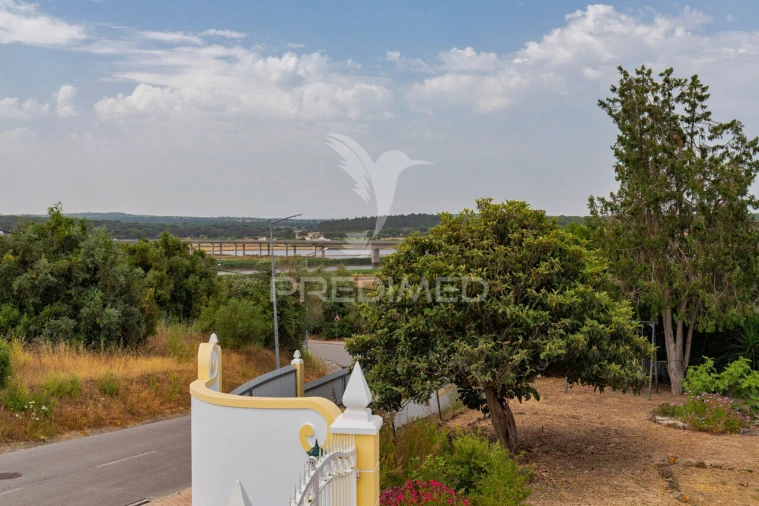 Moradia T5 para Venda em Santa Maria do Castelo e Santiago e Santa Susana Foto 23