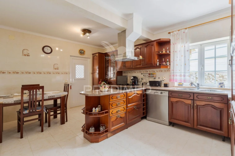 Moradia T5 para Venda em Santa Maria do Castelo e Santiago e Santa Susana Foto 8