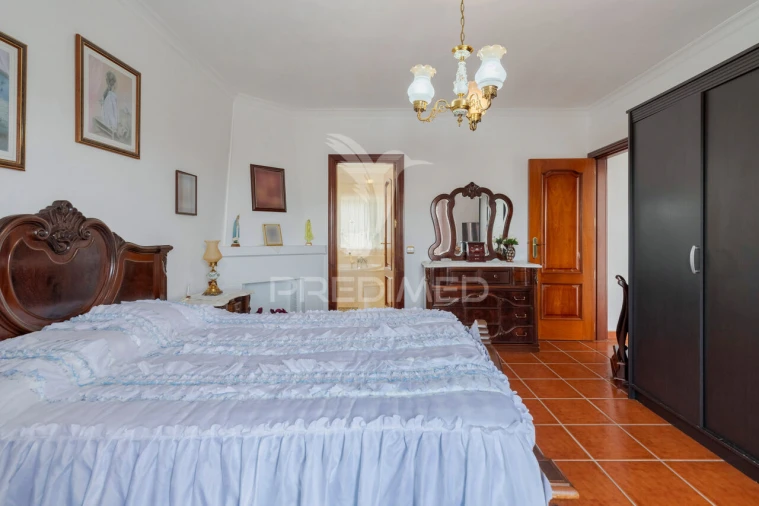 Moradia T5 para Venda em Santa Maria do Castelo e Santiago e Santa Susana Foto 17