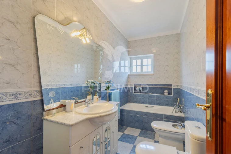 Moradia T5 para Venda em Santa Maria do Castelo e Santiago e Santa Susana Foto 22