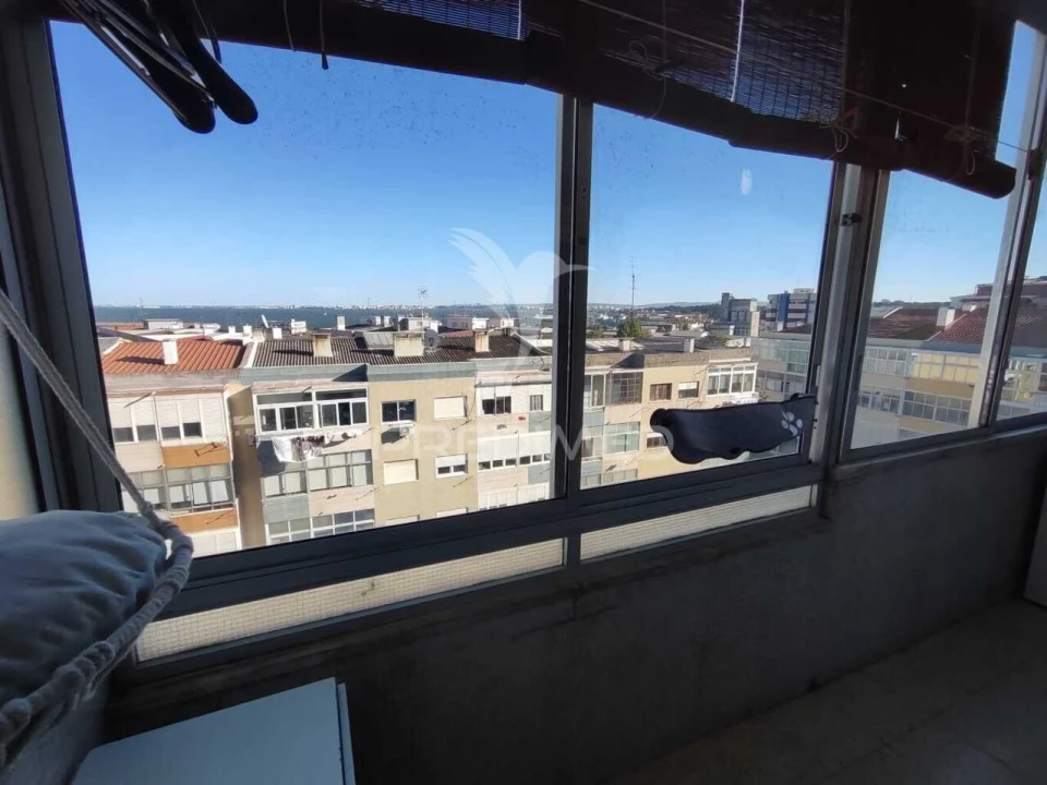 Apartamento T3 para Venda em Almada, Cova da Piedade, Pragal e Cacilhas Foto 8