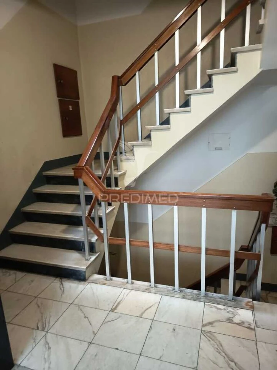 Apartamento T3 para Venda em Almada, Cova da Piedade, Pragal e Cacilhas Foto 25