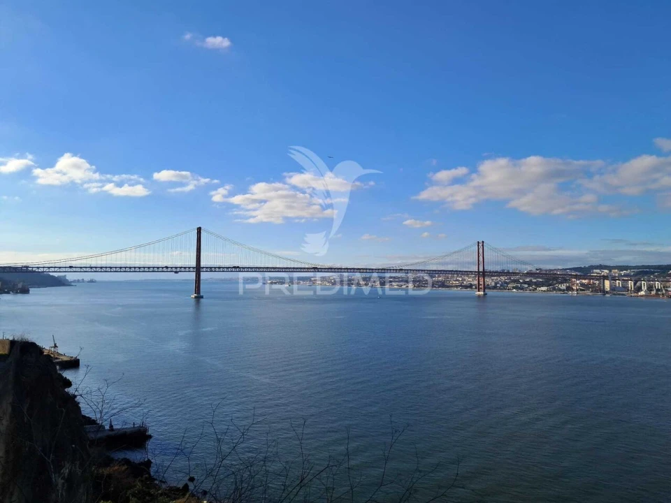 Prédio para Venda em Almada, Cova da Piedade, Pragal e Cacilhas Foto 1