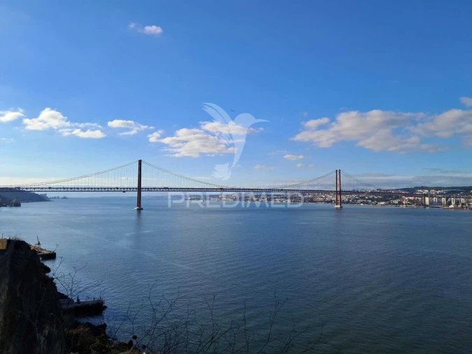 Prédio para Venda em Almada, Cova da Piedade, Pragal e Cacilhas Foto 1