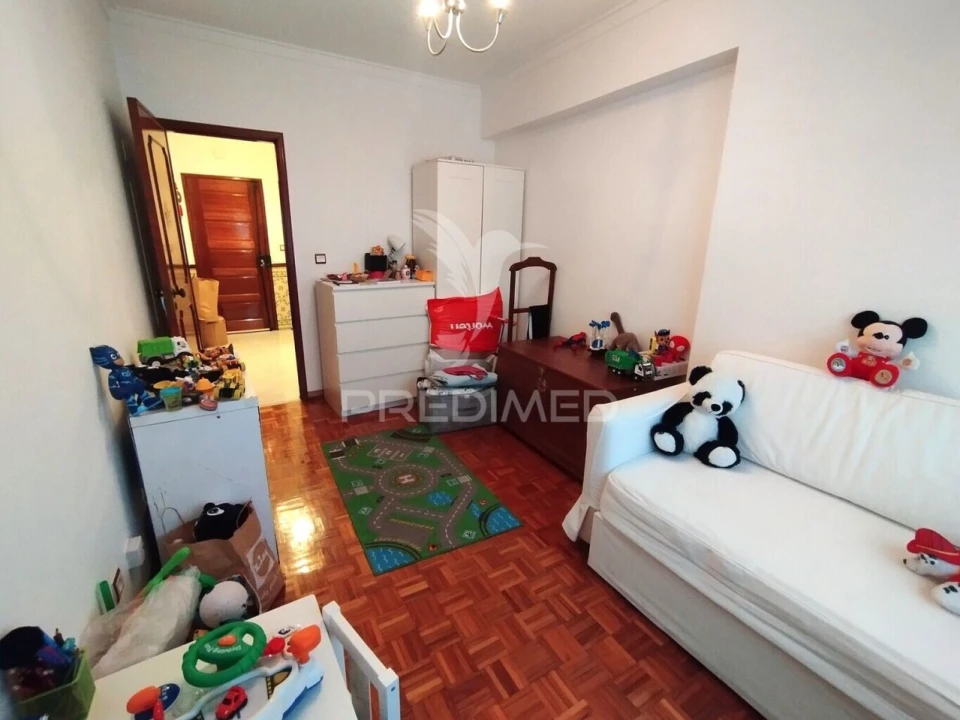 Apartamento T2 para Venda em Agualva e Mira-Sintra Foto 6