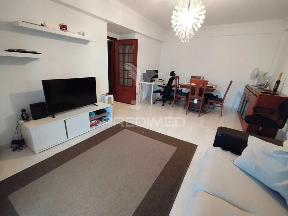 Apartamento T2 para Venda em Agualva e Mira-Sintra Foto 2