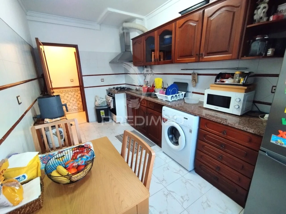 Apartamento T2 para Venda em Agualva e Mira-Sintra Foto 9