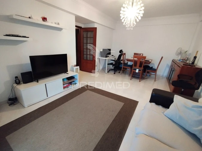 Apartamento T2 para Venda em Agualva e Mira-Sintra Foto 2