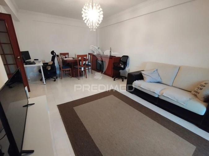Apartamento T2 para Venda em Agualva e Mira-Sintra Foto 3