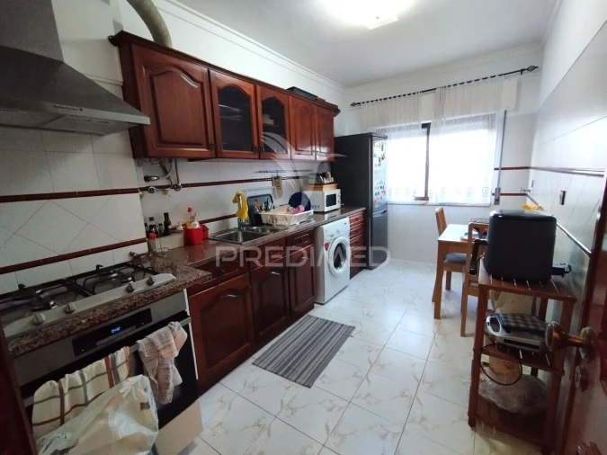 Apartamento T2 para Venda em Agualva e Mira-Sintra Foto 8