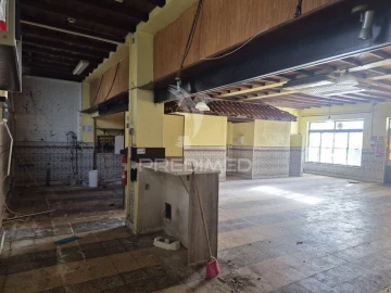 Loja para Venda em Gaio-Rosário e Sarilhos Pequenos