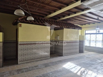 Loja para Venda em Gaio-Rosário e Sarilhos Pequenos