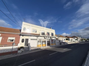 Loja para Venda em Gaio-Rosário e Sarilhos Pequenos