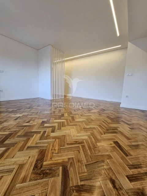 Apartamento T4 para Venda em Cedofeita, Santo Ildefonso, Sé, Miragaia, São Nicolau e Vitória