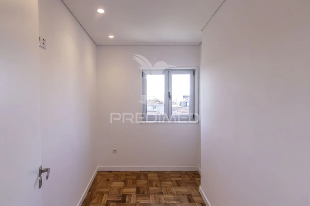 Apartamento T4 para Venda em Cedofeita, Santo Ildefonso, Sé, Miragaia, São Nicolau e Vitória Foto 17