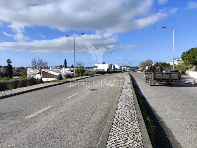 Terreno para Venda em Charneca de Caparica e Sobreda Foto 3