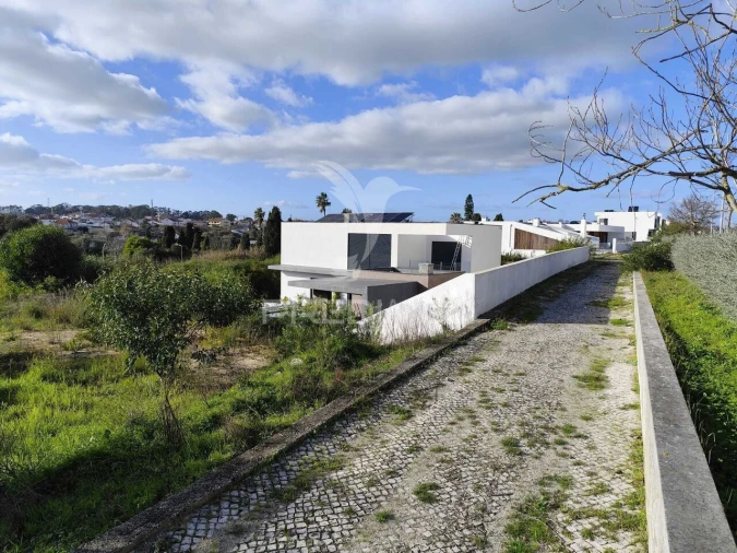 Terreno para Venda em Charneca de Caparica e Sobreda