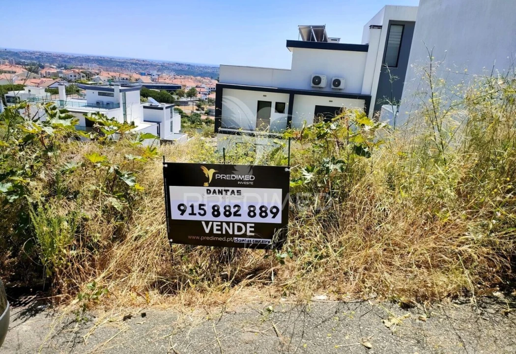 Terreno para Venda em Pontinha e Famões Foto 10