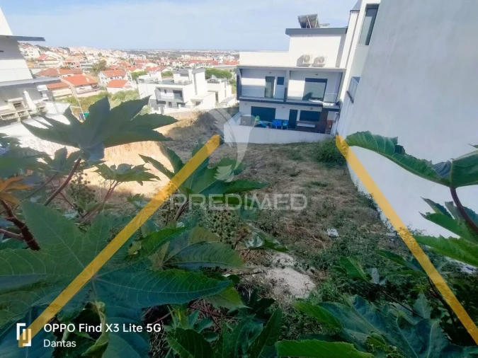 Terreno para Venda em Pontinha e Famões Foto 3