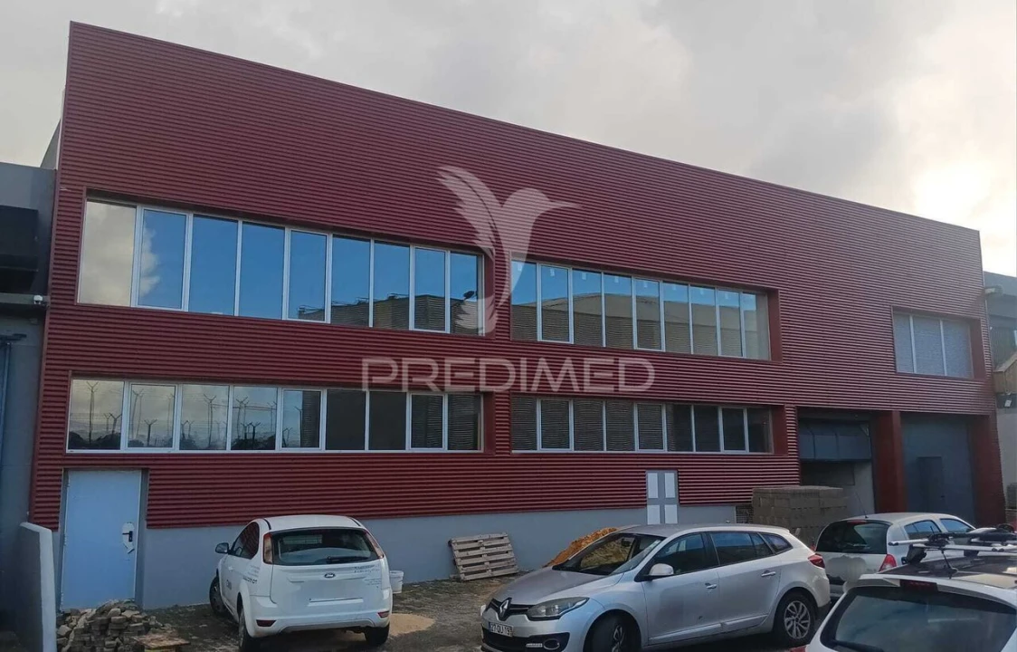 Armazém para Venda em Sacavém e Prior Velho Foto 1