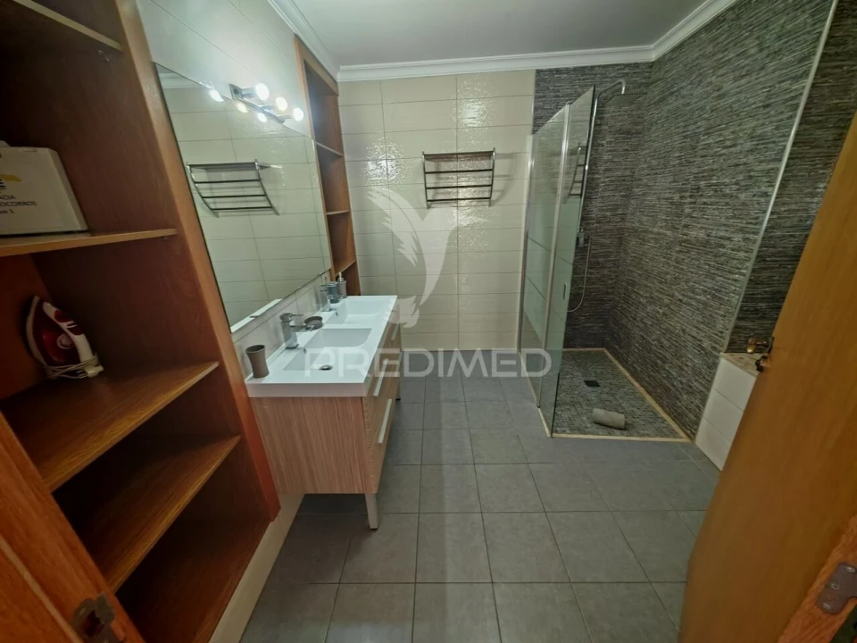 Moradia T5 para Venda em Estômbar e Parchal Foto 13