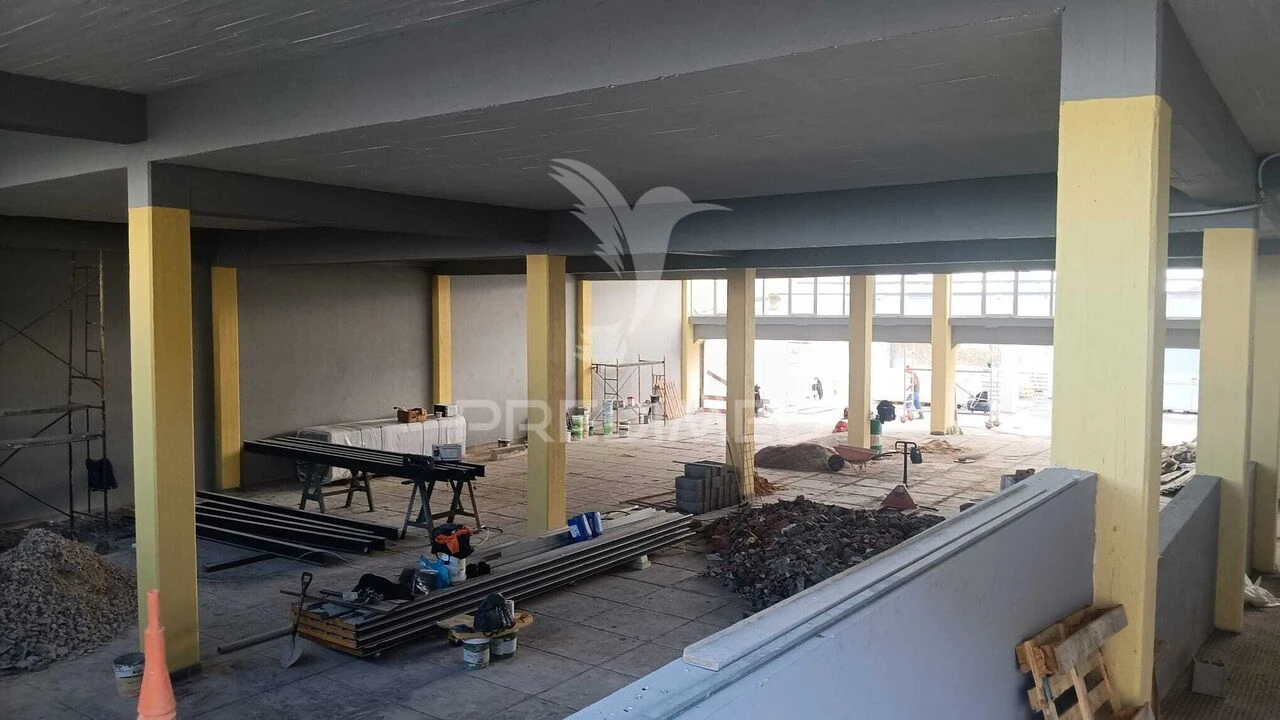 Armazém para Venda em Sacavém e Prior Velho Foto 7