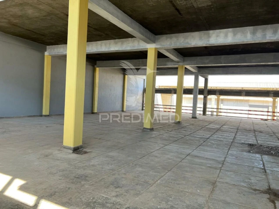 Armazém para Venda em Sacavém e Prior Velho Foto 4