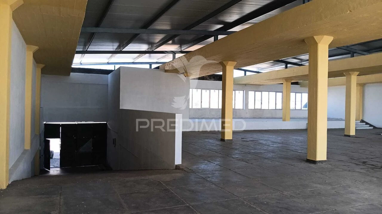 Armazém para Venda em Sacavém e Prior Velho Foto 5