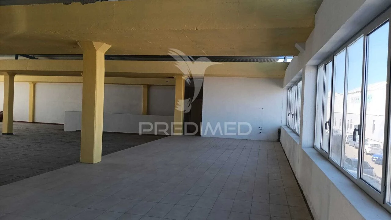 Armazém para Venda em Sacavém e Prior Velho Foto 2