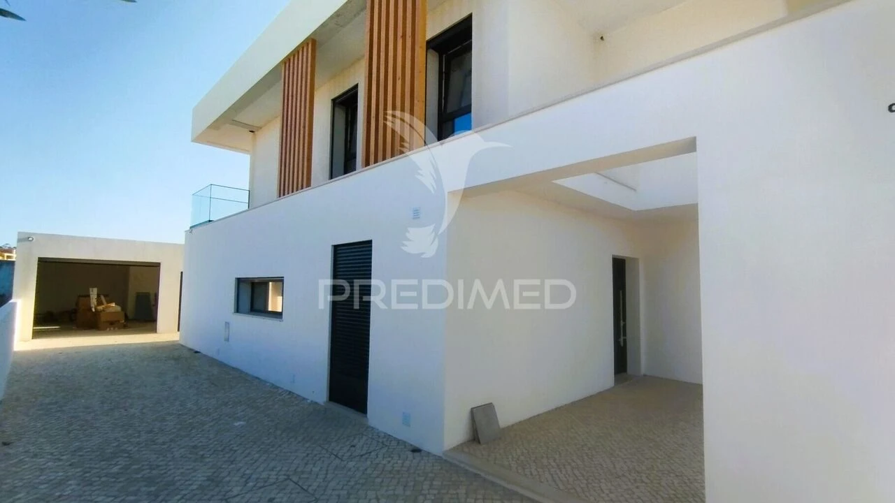 Moradia T4 para Venda em Azeitão (São Lourenço e São Simão) Foto 2