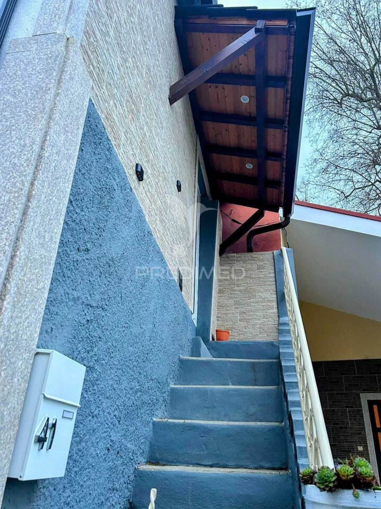 Moradia T1 para Venda em Poiares e Canelas Foto 3