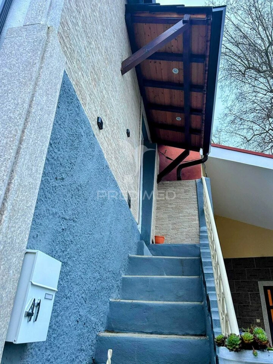 Moradia T1 para Venda em Poiares e Canelas Foto 3