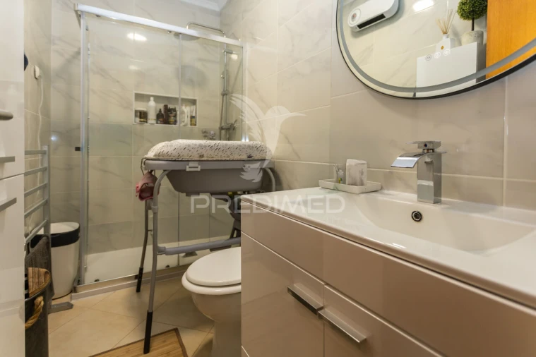 Apartamento T2 para Venda em Barreiro e Lavradio Foto 8