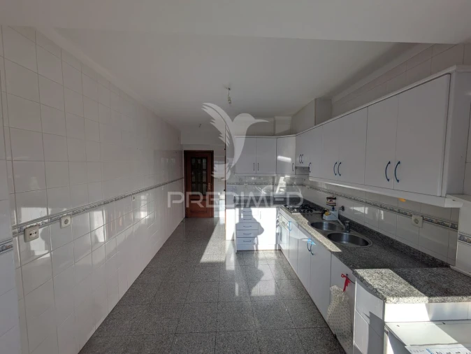 Apartamento T2 para Venda em Viseu Foto 5