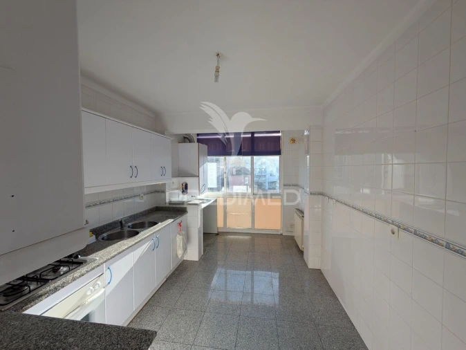 Apartamento T2 para Venda em Viseu Foto 6